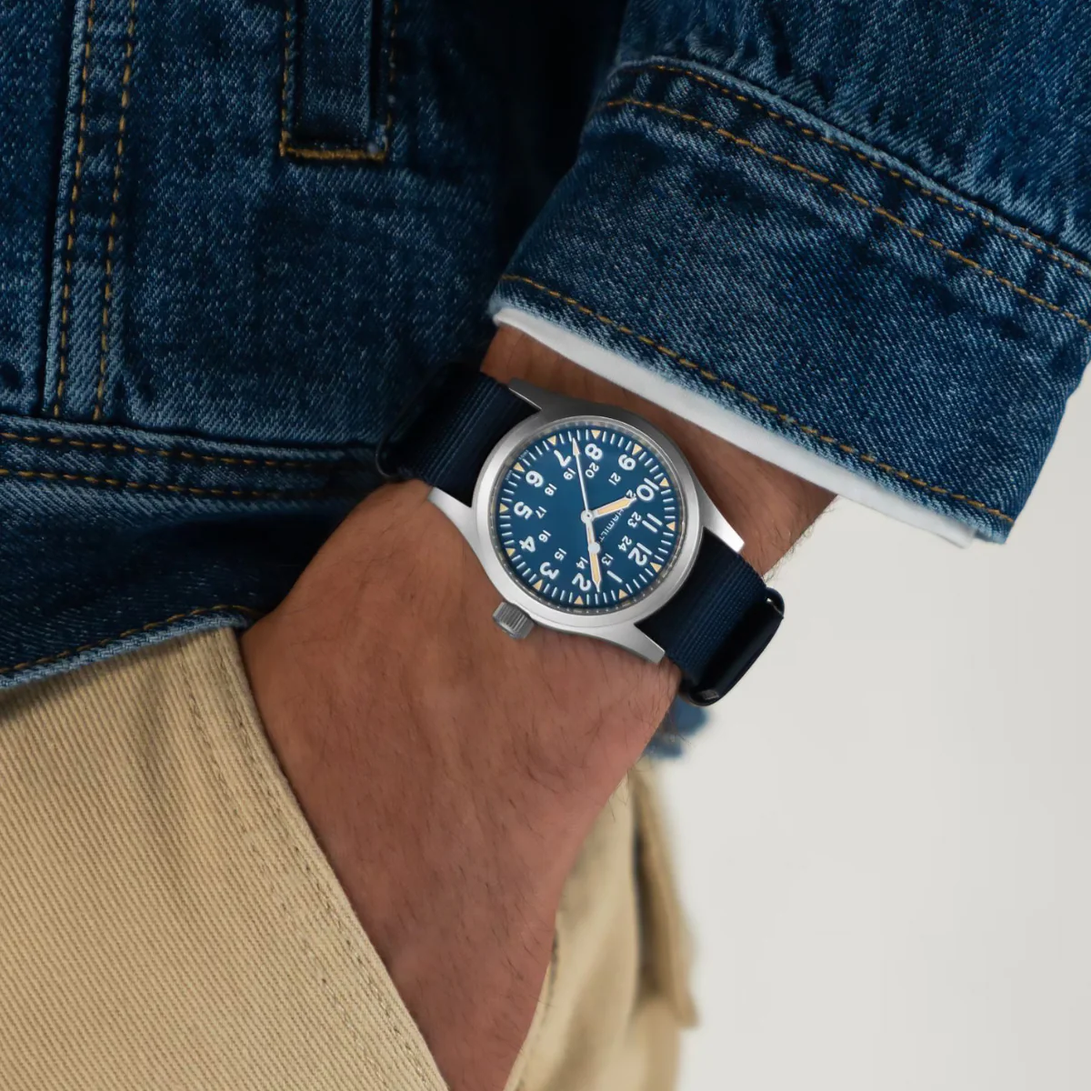Hamilton - Khaki Field 38 mm Mechanical Blue Dial Stainless - H69439940 - Image 4